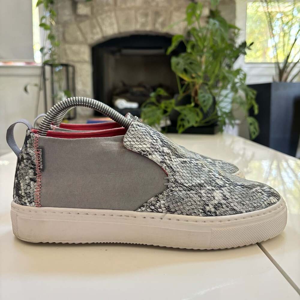 Hey Dude Peyton Snake Grey Women's Slip-On Shoes Size 8